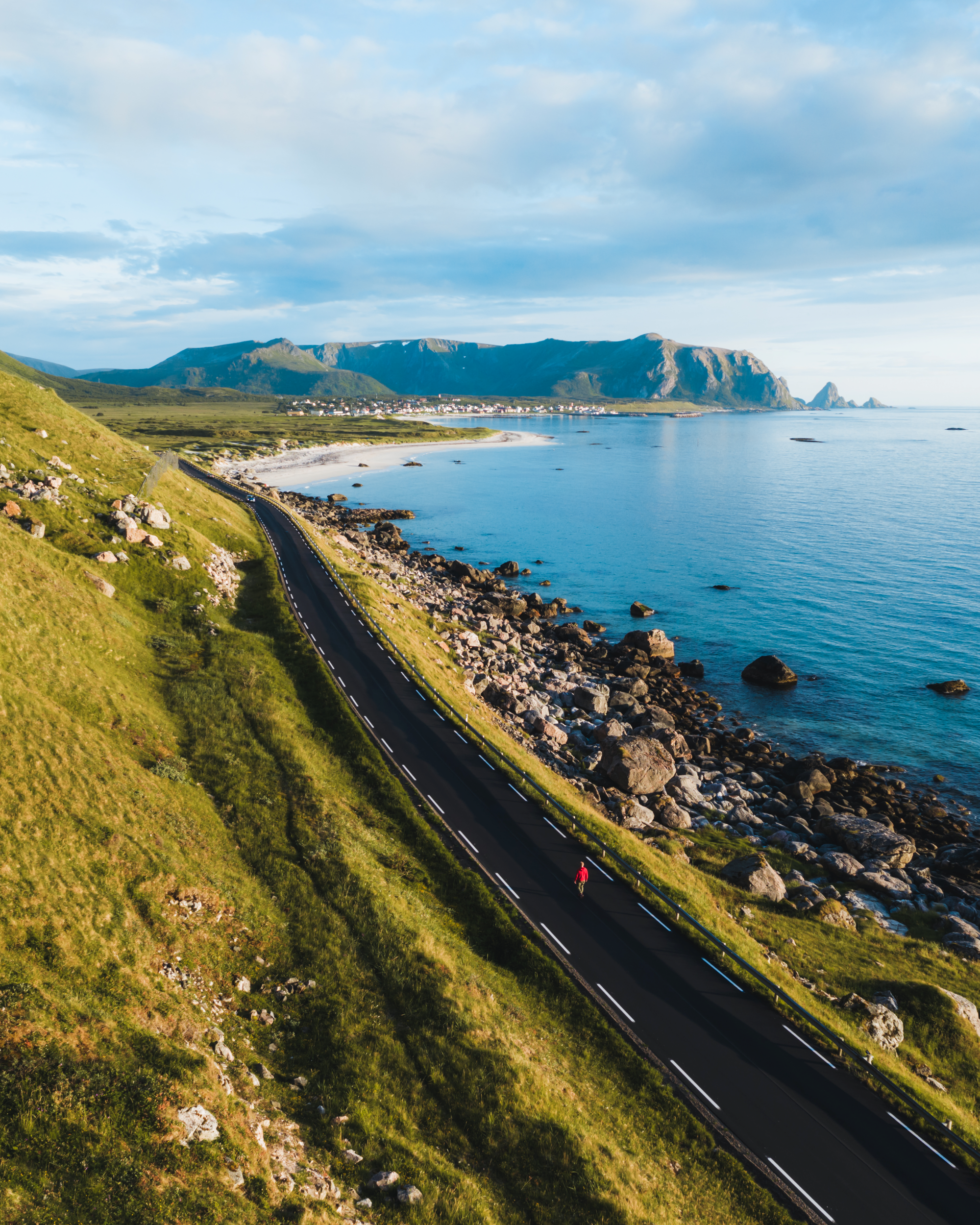 Sykkeltur langs Ishavskysten | Arctic Coast Cycling | Discover Norway